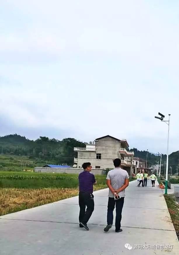 太陽能路燈，太陽能路燈廠家，太陽能路燈價格，太陽能平板燈，光伏照明，道路照明，助力新農(nóng)村建設(shè)，太陽能路燈優(yōu)質(zhì)服務(wù)商