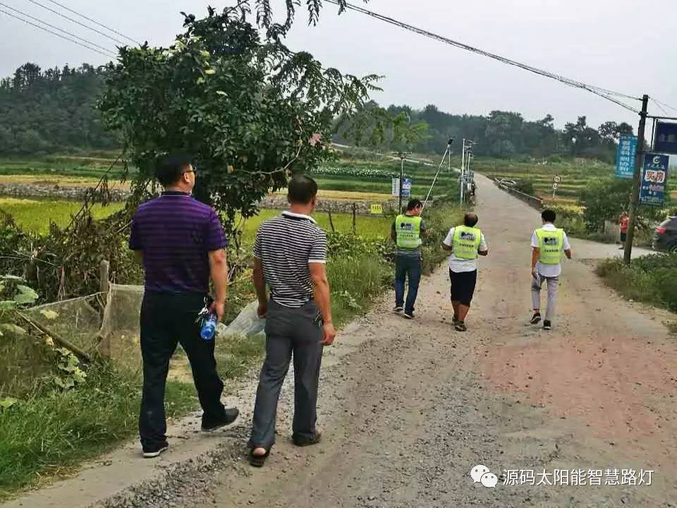 太陽能路燈，太陽能路燈廠家，太陽能路燈價格，太陽能平板燈，光伏照明，道路照明，助力新農(nóng)村建設(shè)，太陽能路燈優(yōu)質(zhì)服務(wù)商