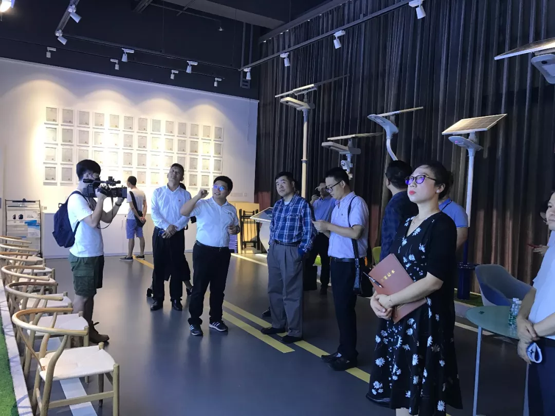 深圳市寶安區領導率隊蒞臨源碼參觀考察