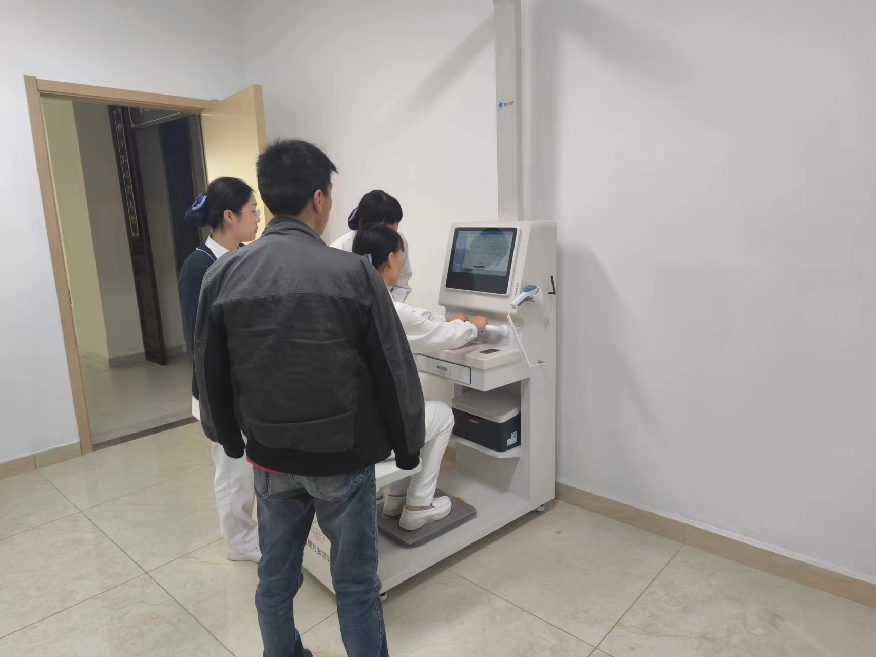 智能健康管理新趨勢(shì):解碼健康小屋一體機(jī)的核心價(jià)值與應(yīng)用場(chǎng)景 智能健康管理新趨勢(shì):解碼健康小屋一體機(jī)的核心價(jià)值與應(yīng)用場(chǎng)景